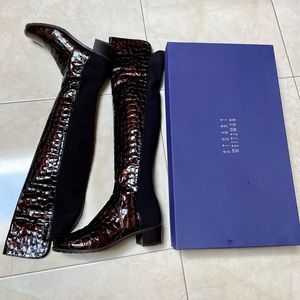 Excellent condition Stuart Weitzman knee high boots, size 8.